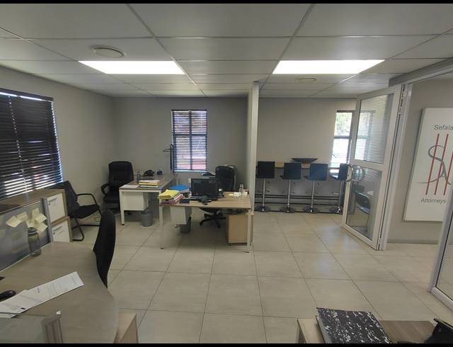424M² OFFICE FOR SALE IN DAINFERN